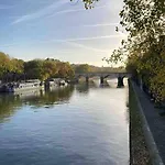 De Charme Au Coeur De L'ile St Louis * Paris